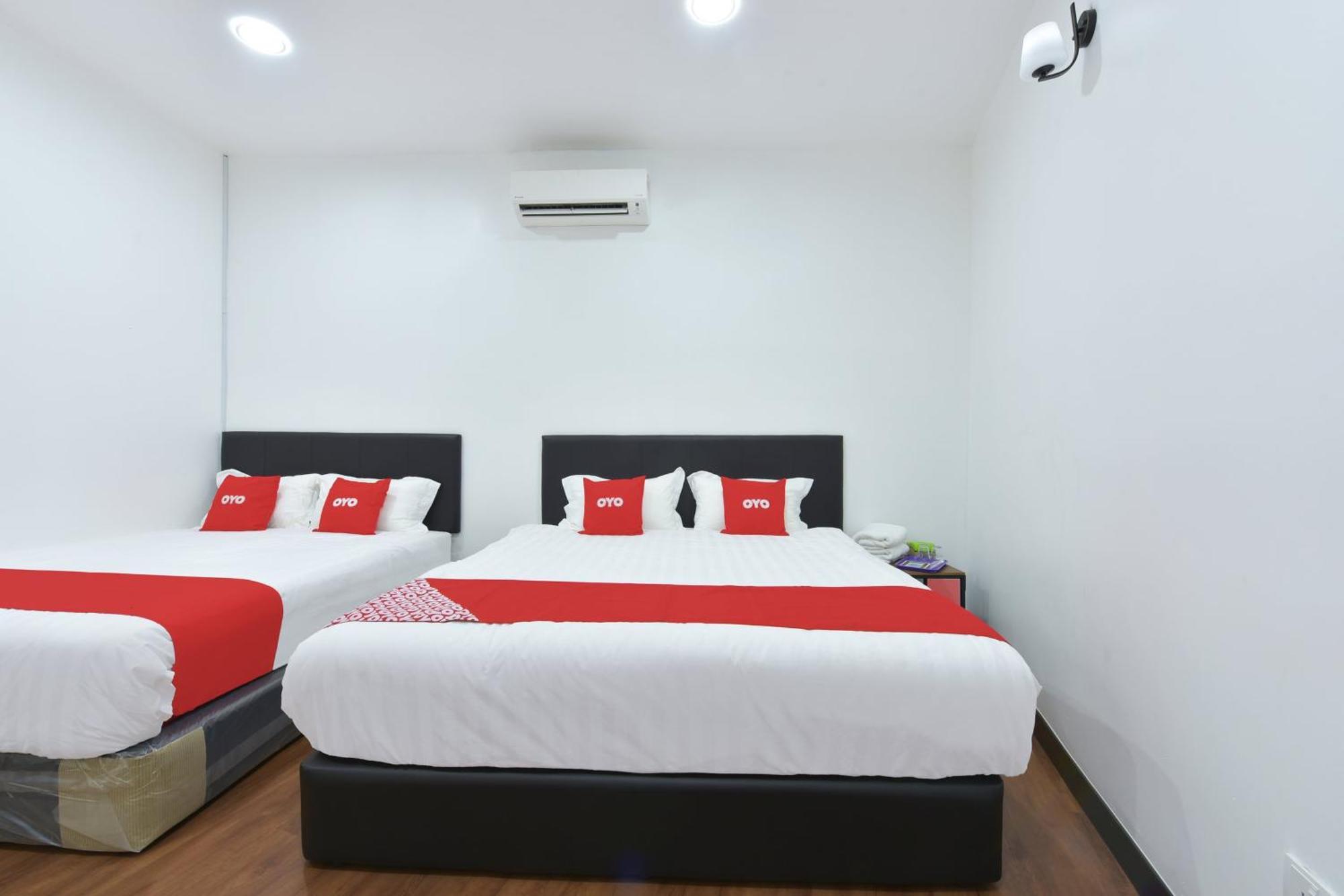 ספאנג Oyo 90869 Hotel Madeena Inn מראה חיצוני תמונה
