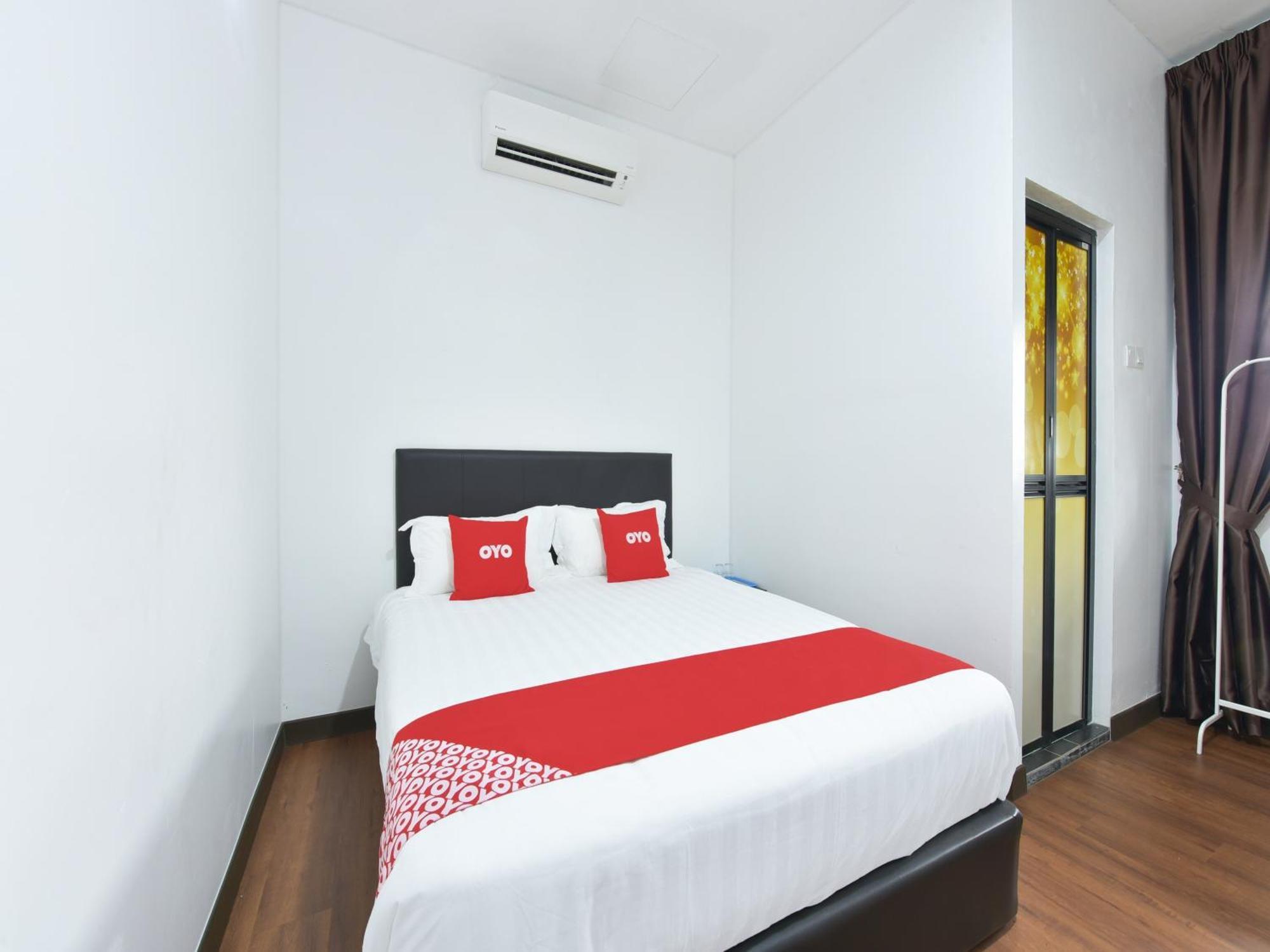 ספאנג Oyo 90869 Hotel Madeena Inn מראה חיצוני תמונה