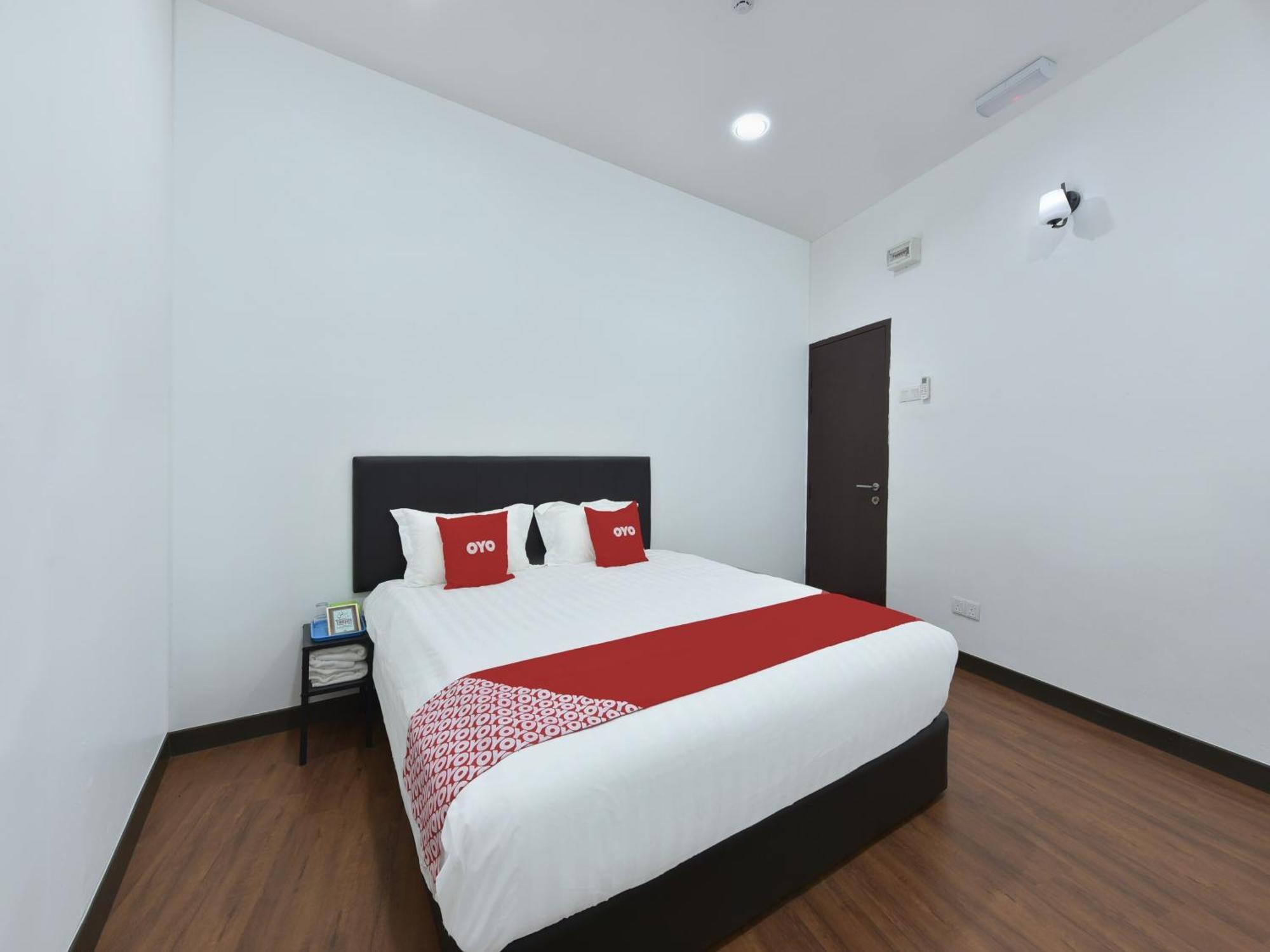 ספאנג Oyo 90869 Hotel Madeena Inn מראה חיצוני תמונה