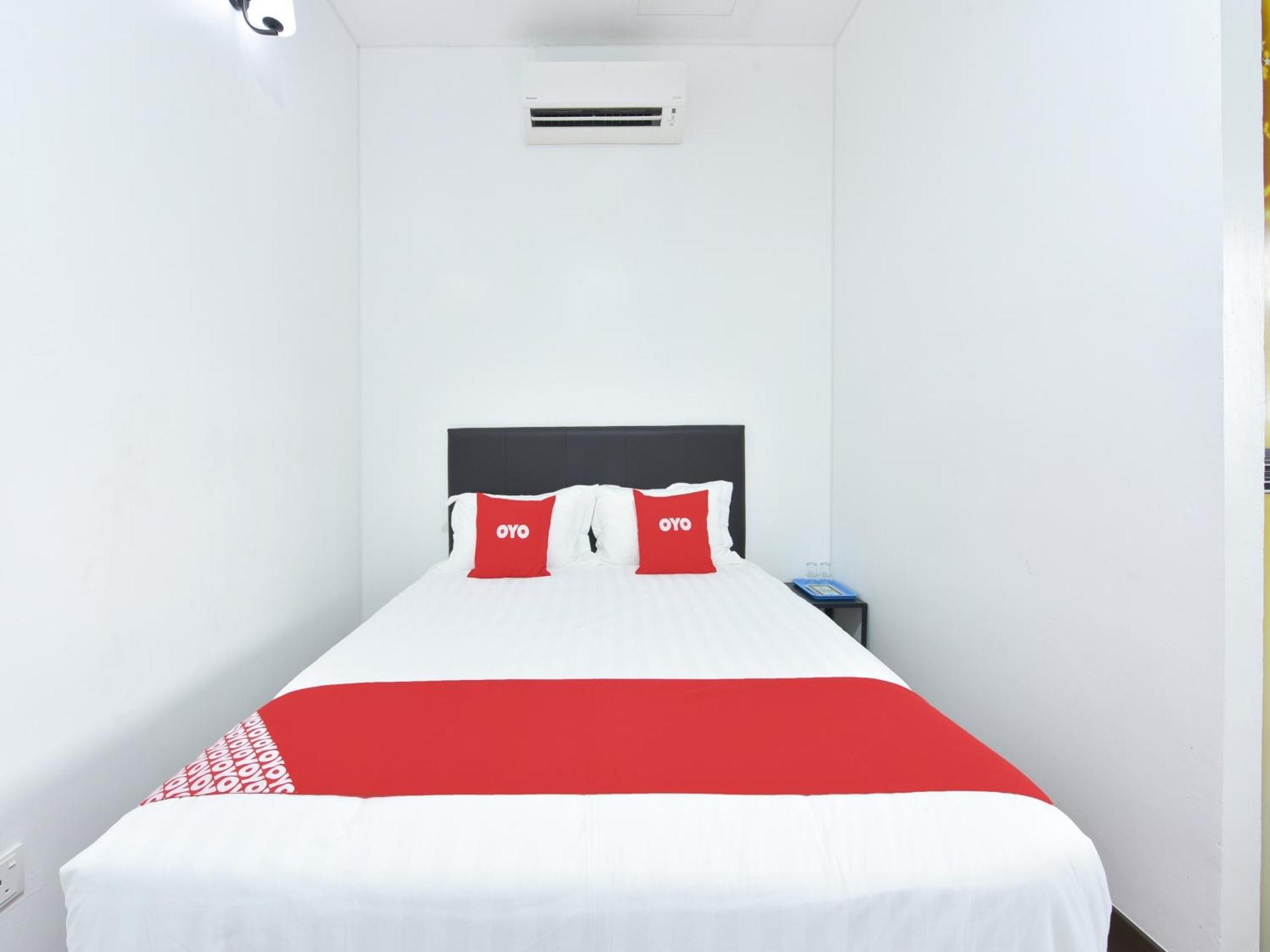 ספאנג Oyo 90869 Hotel Madeena Inn מראה חיצוני תמונה