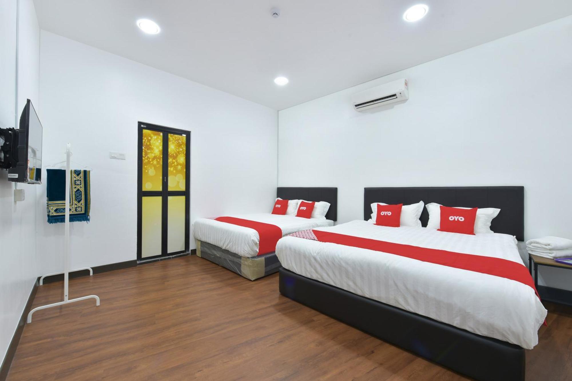 ספאנג Oyo 90869 Hotel Madeena Inn מראה חיצוני תמונה